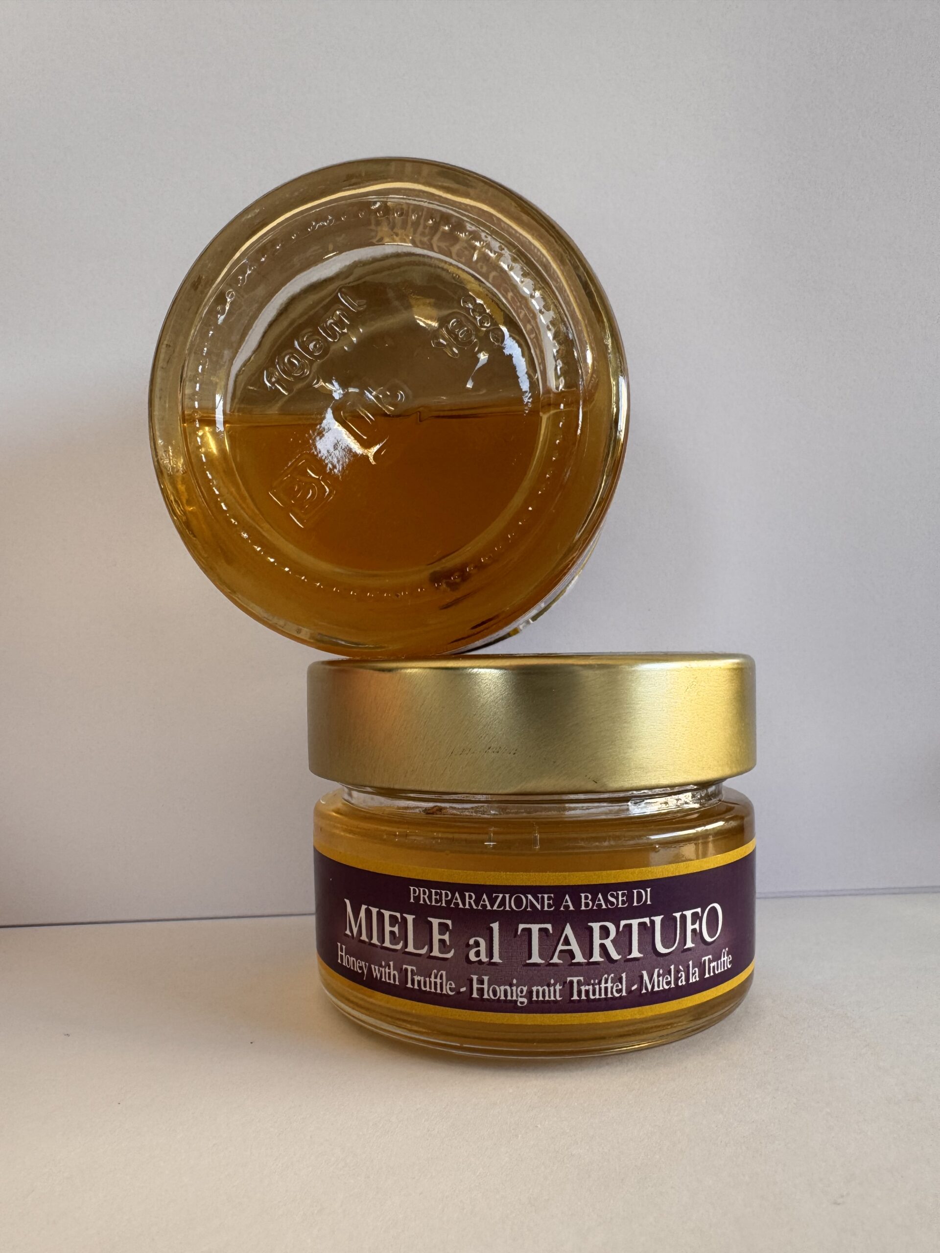 Mesi maitsestatud musta trühvliga Mesi maitsestatud musta trühvliga